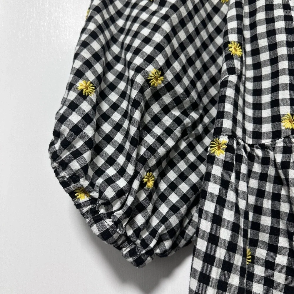 Old Navy black white